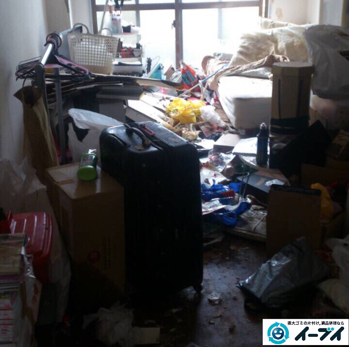9月23日　大阪府大阪市東淀川区で部屋にゴミが散乱している汚部屋(ゴミ屋敷)の片付けをしました。写真1