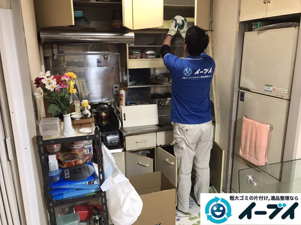 2017年8月2日大阪府寝屋川市で遺品整理の作業で食器や大型家具の処分をしました。写真1