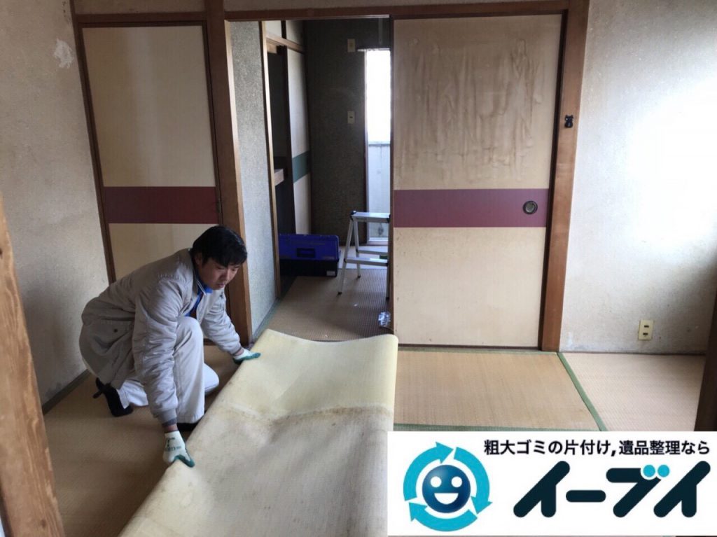 2018年6月15日大阪府大阪市淀川区で食器棚や食器、浴室の片付けで粗大ゴミの処分。写真1
