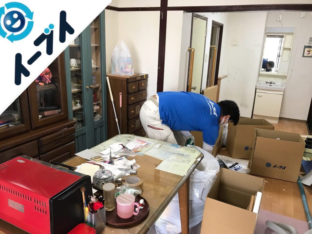 2018年8月29日大阪府岸和田市で引越しに伴い絨毯や食器棚など不用品回収と片付け作業。写真1
