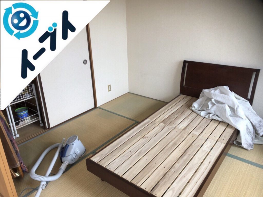 2018年10月11日大阪府大阪市西区でベッドや掃除機など引越しゴミと粗大ゴミの不用品回収。写真2