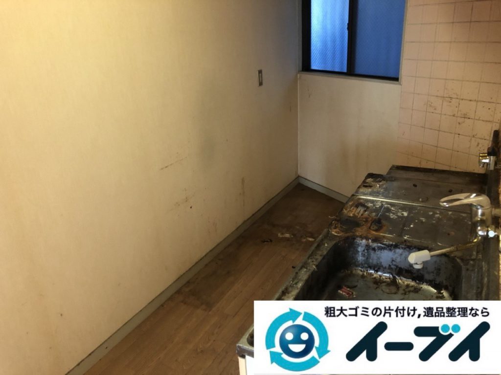 2019年１月７日大阪府堺市北区でゴキブリが大量発生した台所の不用品回収作業。写真4
