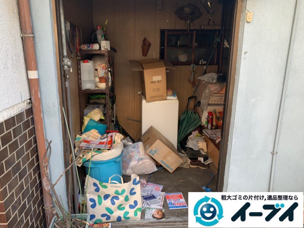 2019年５月12日大阪府能勢町で不用品が溜まった玄関の片付け作業。 写真1