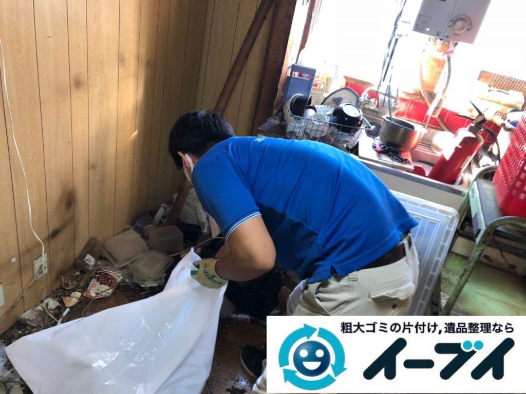 2019年6月21日大阪府大阪市西淀川区で整理箪笥や台所の不用品回収作業。写真3