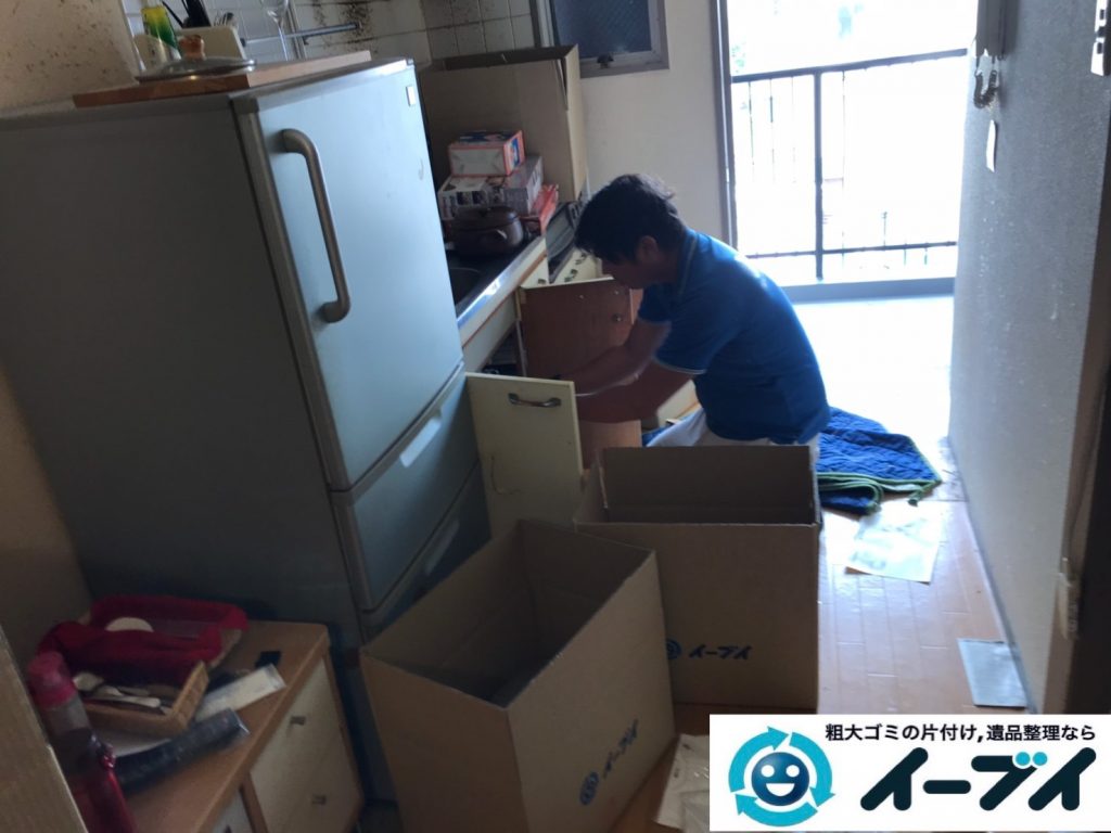 2019年11月15日大阪府枚方市で冷蔵庫の大型家電、ハンガーラックやスチールラックの不用品回収。写真3