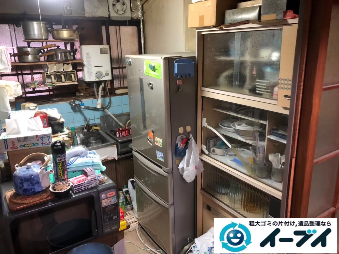 2020年２月１３日大阪府住吉区で物が溢れた台所の不用品回収。写真1