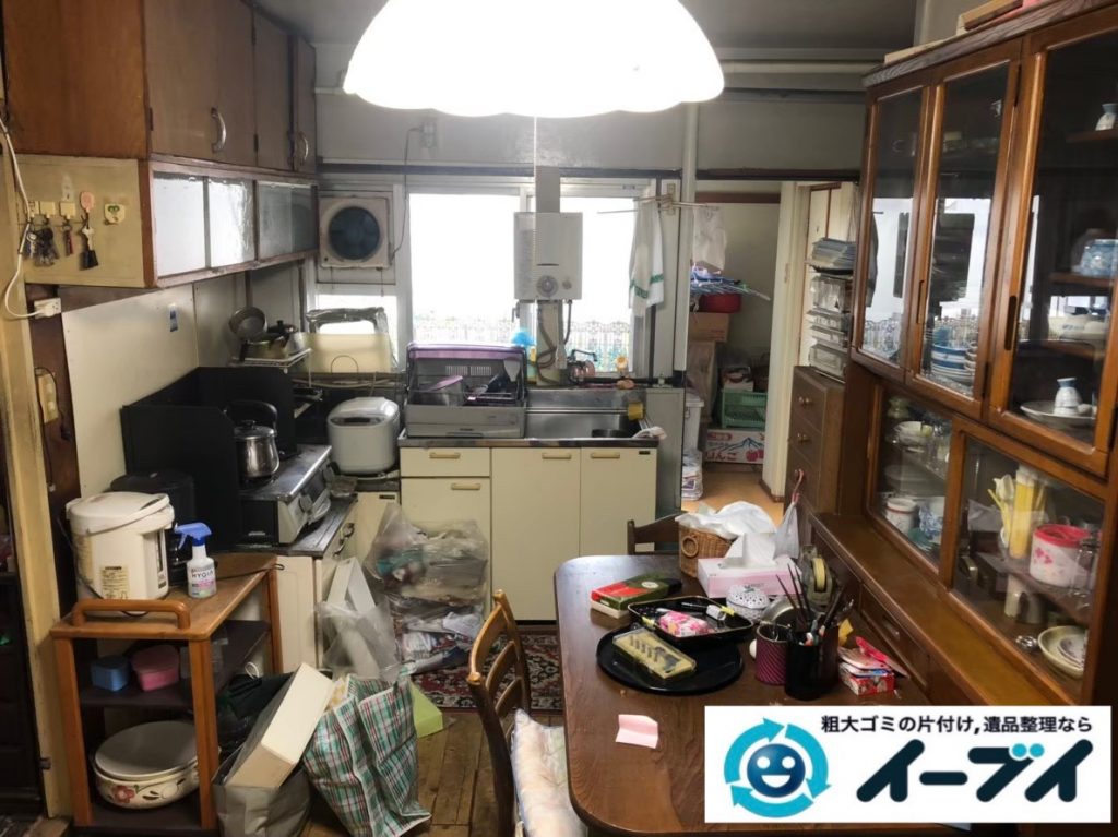 2020年5月14日大阪府大阪市生野区で粗大ゴミから生活用品まで、物がたくさんあるお家の片付け作業。写真4