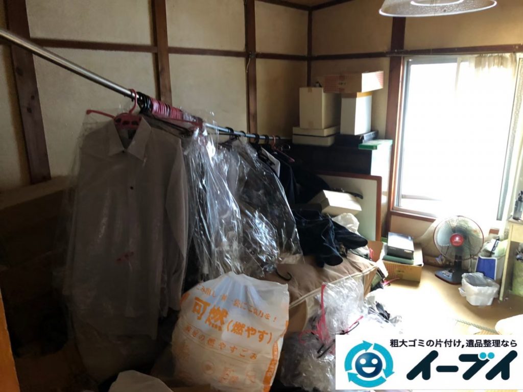 2020年6月12日大阪府羽曳野市で物やゴミが散乱したゴミ屋敷化した汚部屋の片付け作業です。写真4