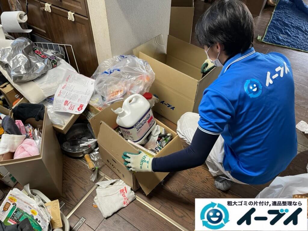 2021年2月12日大阪府八尾市でゴミ屋敷化した汚部屋の片付け作業。写真6