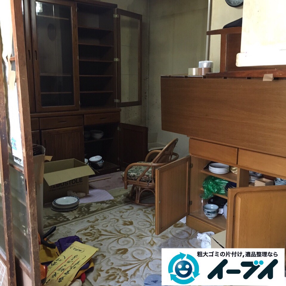 9月11日　大阪府摂津市で食器棚や絨毯などの粗大ゴミの引き取り処分をしました。写真1
