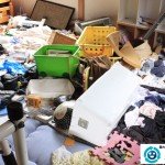 大阪府堺市南区で衣類やゴミが散乱している汚部屋状態のゴミ屋敷を片付けました。