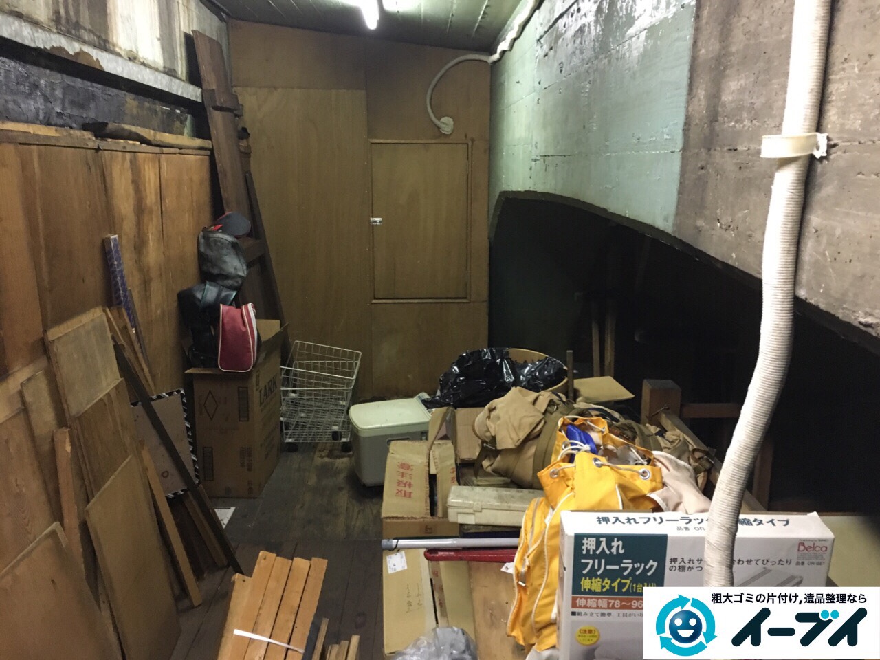 10月12日　大阪府大阪市住吉区で店舗の屋根裏の棚や粗大ゴミの不用品回収をしました。写真6