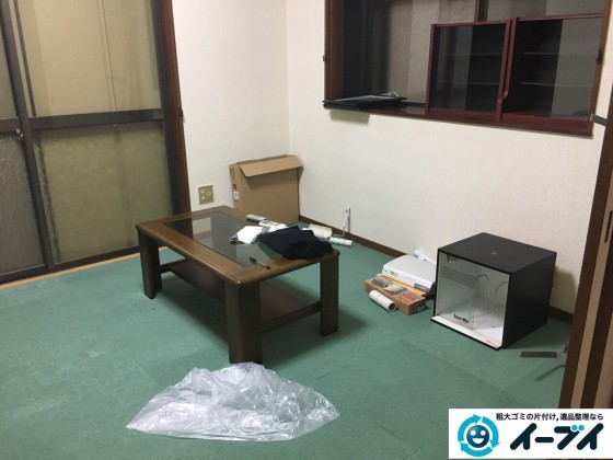 12月31日 大阪府高槻市で食器棚や絨毯の粗大ゴミを不用品回収しました。写真1