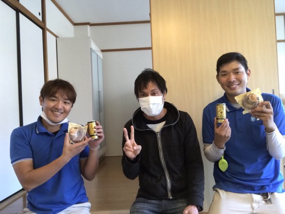 12月24日 大阪府高槻市で引越しのお手伝いとテレビボードの処分でイーブイをご利用していただきました。写真1