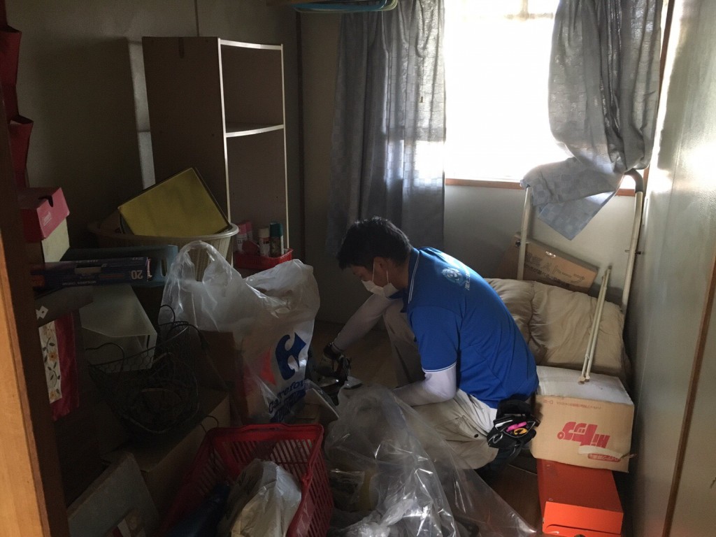 2017年1月22日大阪府堺市南区で遺品整理に伴う家具や生活用品の片付けをしました。写真3
