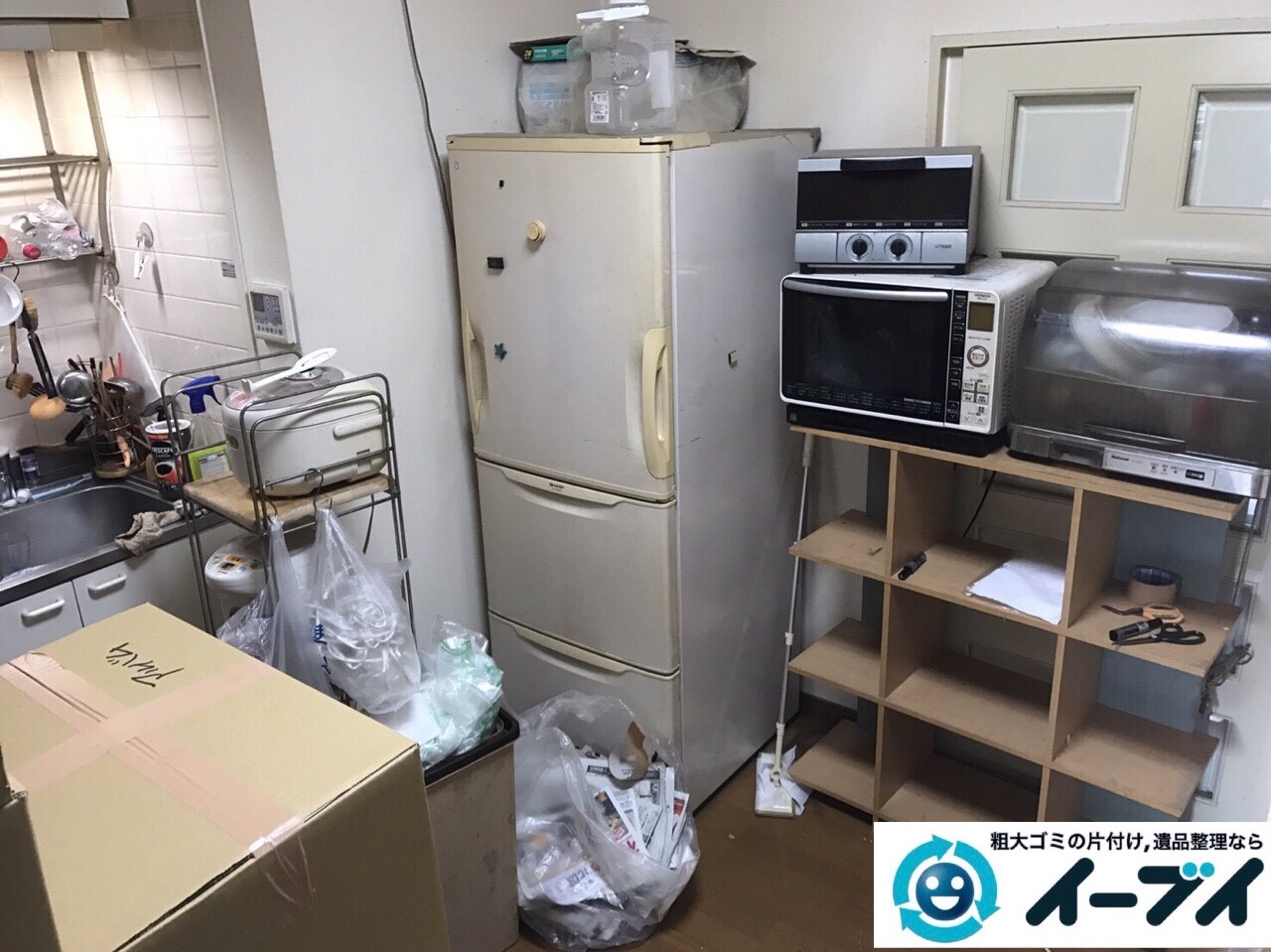 2017年11月27日大阪府大阪市生野区で食器棚や生活用品の粗大ゴミの不用品回収をしました。写真3