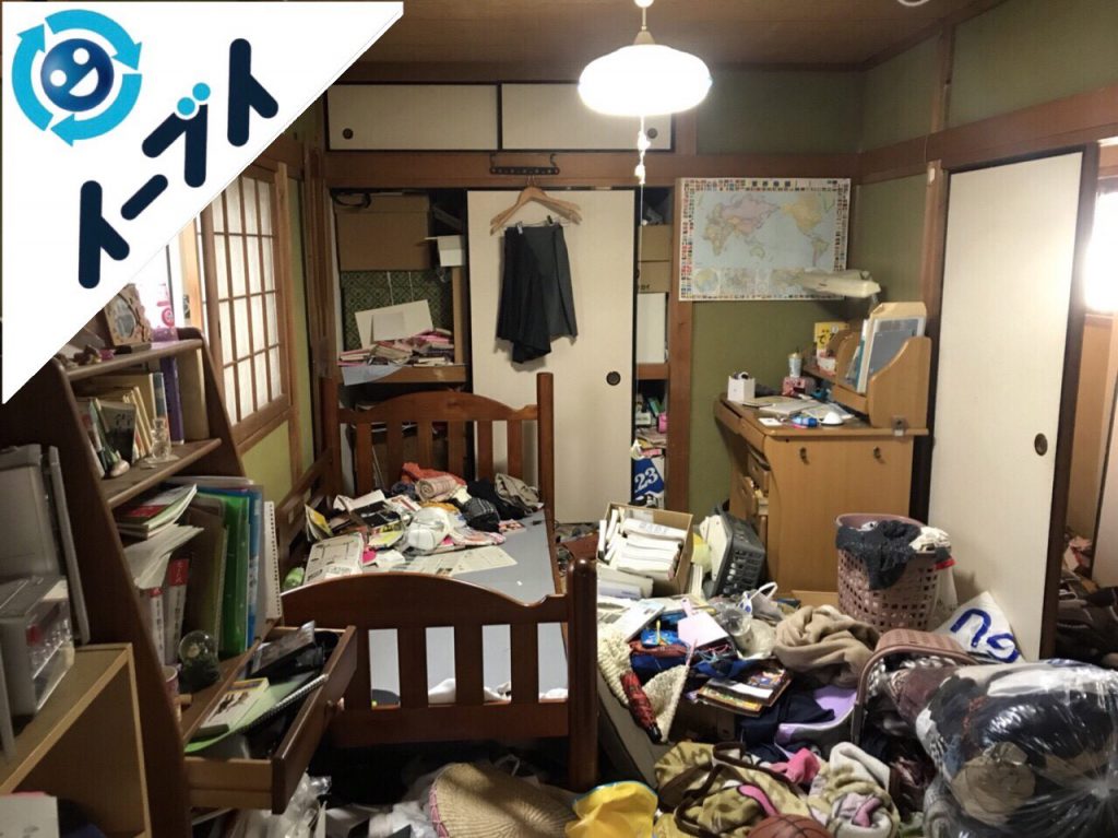 2018年2月1日大阪府堺市堺区で玩具や衣類の日用品が散乱したゴミ屋敷の片付け。写真6