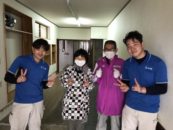 2018年5月22日大阪府大阪市中央区で店舗の家具、家電の処分でイーブイをご利用して頂きました。写真1