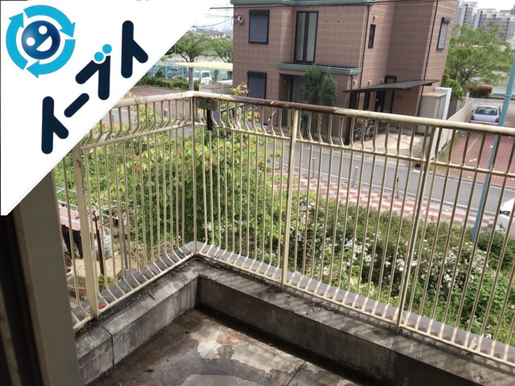 2018年7月6日大阪府寝屋川市でベランダの風呂釜の撤去や廃材などの不用品を片付け処分しました。写真1