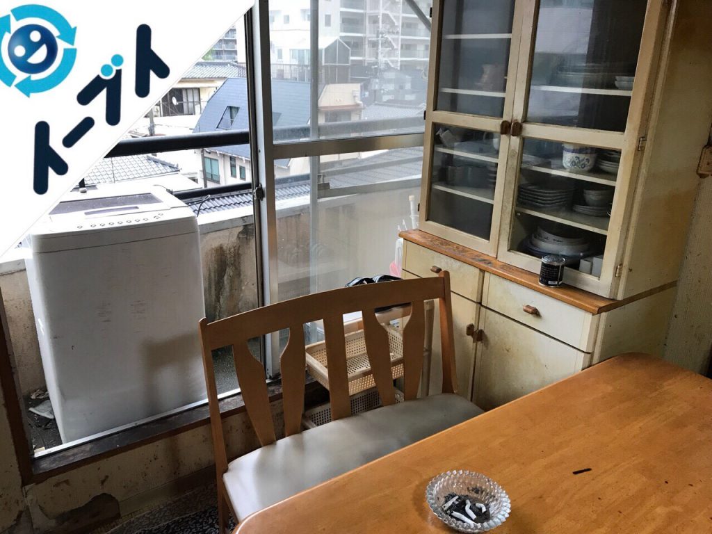 2018年10月16日大阪府大阪市鶴見区でベランダの洗濯機や食器棚など家具処分と不用品回収。写真2