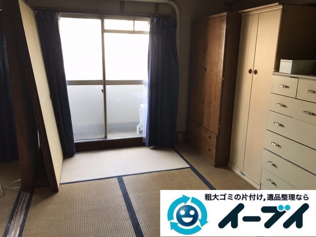 2019年１月１４日大阪府大阪市住吉区で衣類や生活用品が散乱したお部屋の片付け作業。写真3