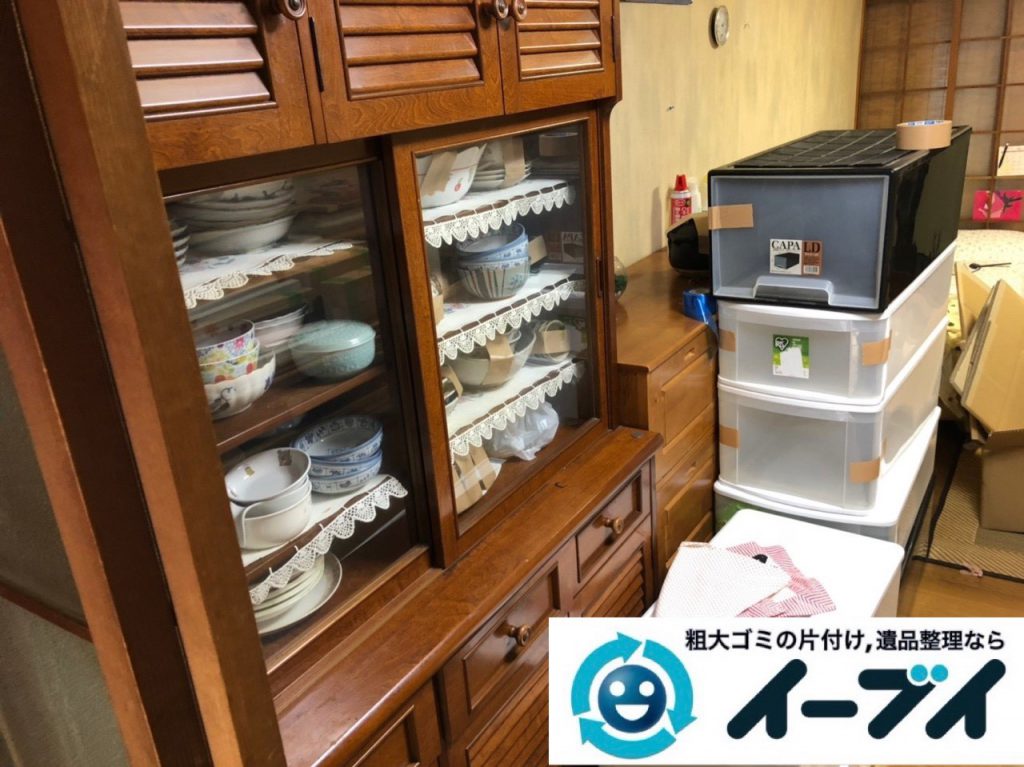 2018年12月30日大阪府堺市中区で家具処分で食器棚と食器の片付け整理をしました。写真2