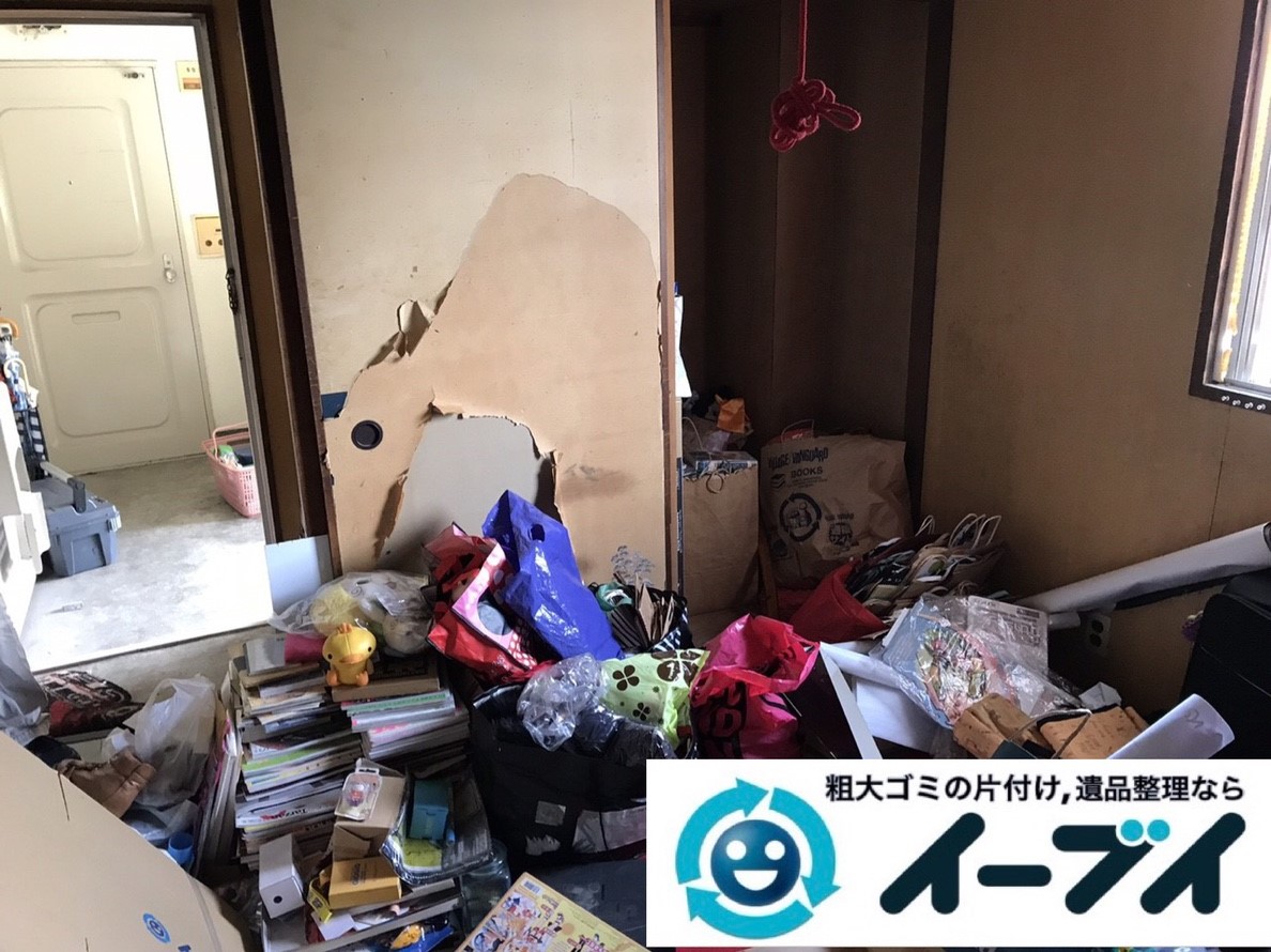 2019年3月14日大阪府堺市堺区でゴミ屋敷化した汚部屋の片付け作業。写真1