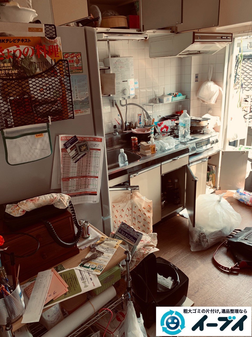 2019年５月１０日大阪府高槻市で物や生活用品が散乱しゴミ屋敷化した汚部屋の片付け作業。写真3