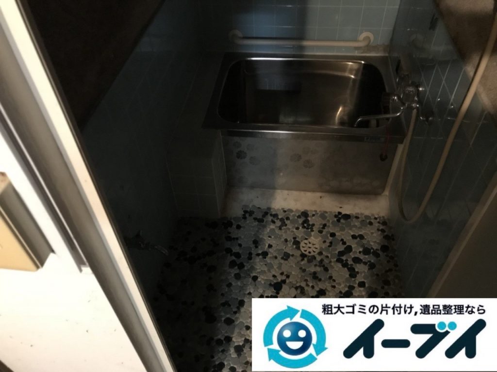 2019年6月8日大阪府大阪市大正区でゴミ屋敷化した汚部屋の片付け作業。写真2