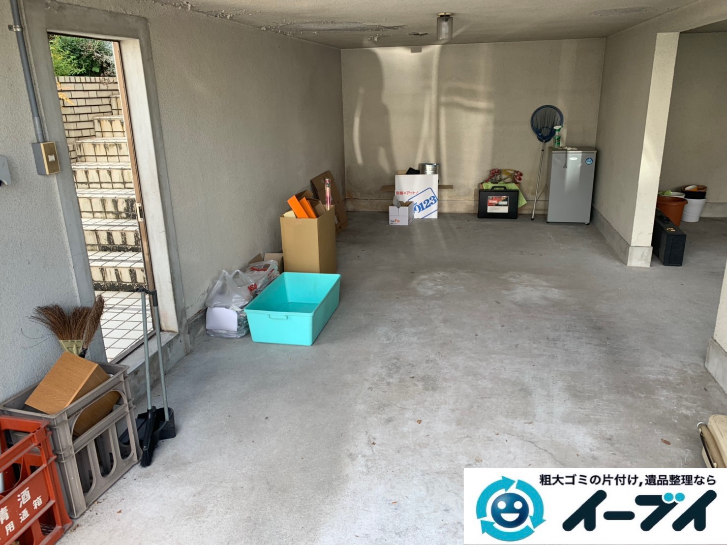 2019年10月22日大阪府岬町でガレージの不用品回収作業。写真1