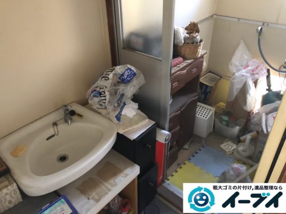 2020年6月2日大阪府大子町で不用品が溜まりやすいベランダの片付け作業。写真1