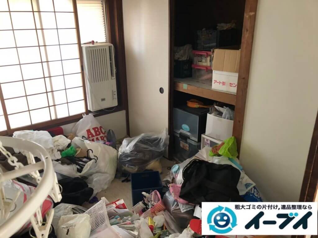 2020年9月28日大阪府摂津市で生活用品や生活ゴミが散乱し、ゴミ屋敷化した汚部屋の片付け作業です。写真1