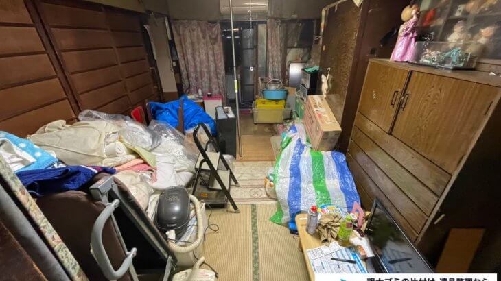 2021年11月3日大阪府富田林市でゴミ屋敷化した汚部屋の片付け作業です。写真5