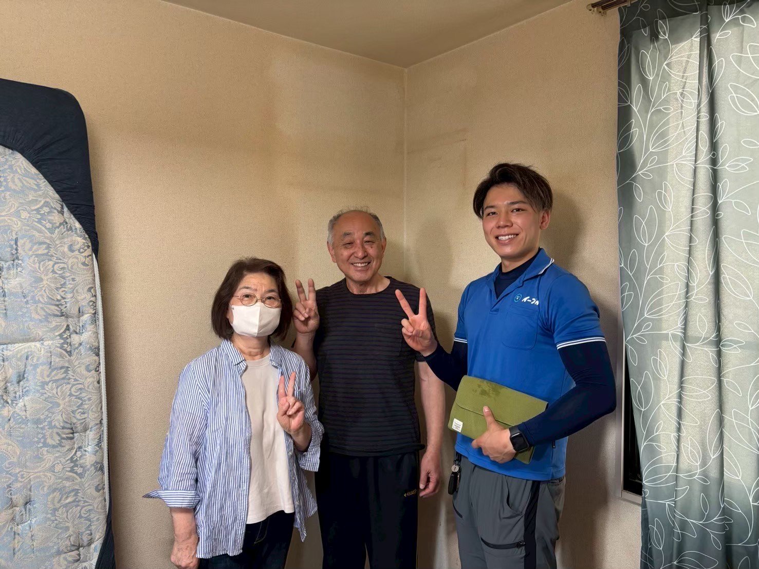 大阪府寝屋川市のお客様との写真