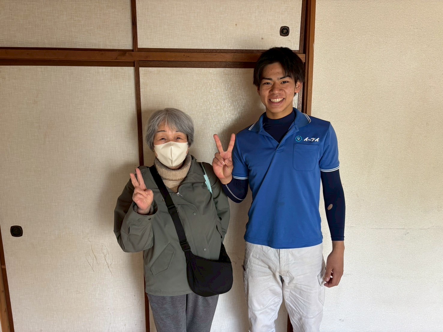 イーブイ大阪-不用品回収-豊中市のお客様とのお写真