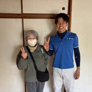 イーブイ大阪-不用品回収-豊中市のお客様とのお写真