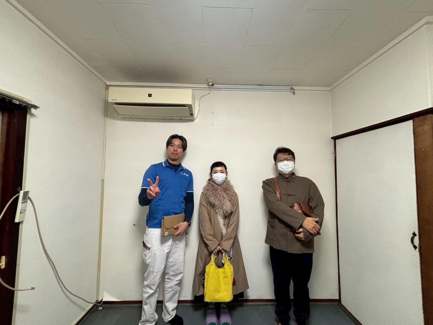 イーブイ大阪-遺品整理-堺市中区のお客様とのお写真