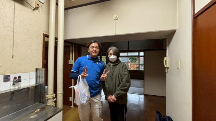 イーブイ大阪-不用品回収-大阪市城東区のお客様とのお写真