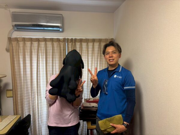 岡山市 不用品回収・設備点検前の片付け作業後のお客様との記念写真 イーブイ
